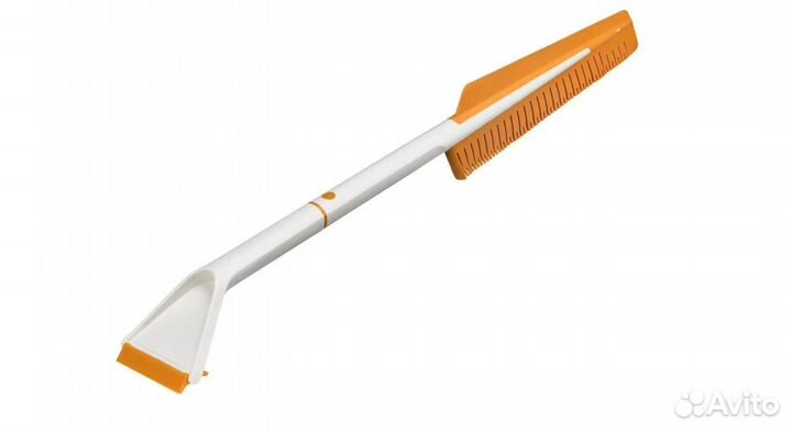 Щетка со скребком Fiskars SnowXpert 1019352