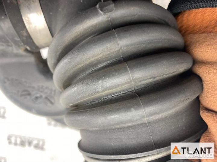 Патрубок воздушн.фильтра toyota sprinter