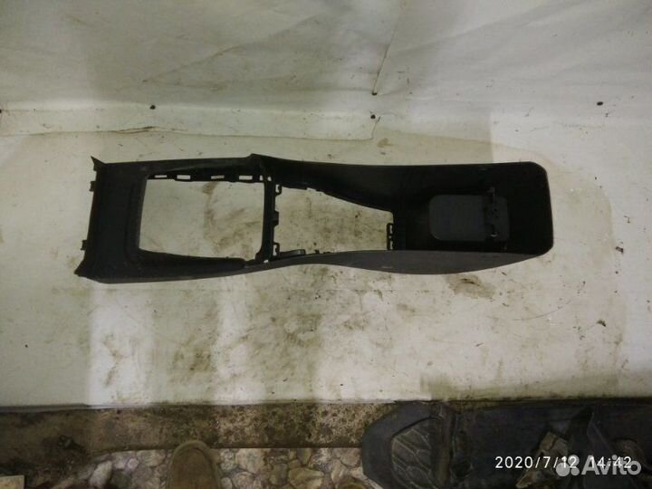 Консоль ручника Renault Megane 2