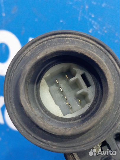 Задний правый стеклоподъемник Toyota Camry 40