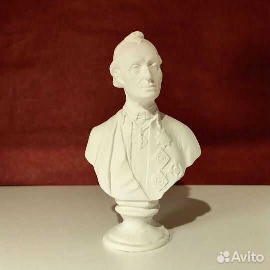 Гипсовый бюст А.В. Суворова