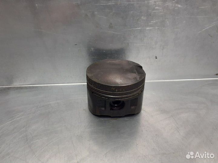 Поршень Audi A4 B5 1994-2001 седан 1.8 ADR 1995