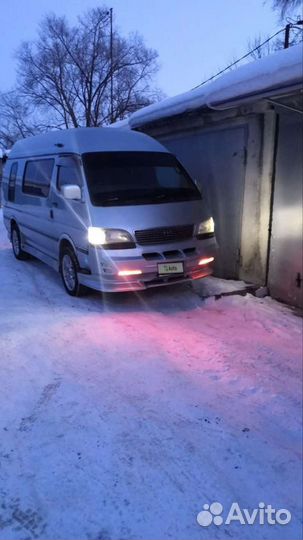Toyota Hiace 3.0 AT, 2001, 143 000 км