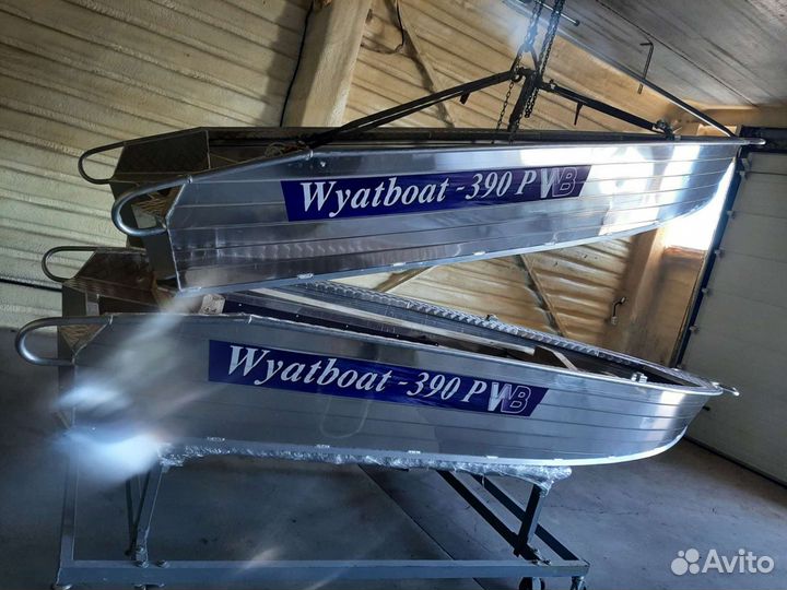 Лодка 390Р-с мотор 9.9-нерегистр.Доставка с завода