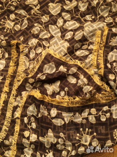 Fendi платок большой