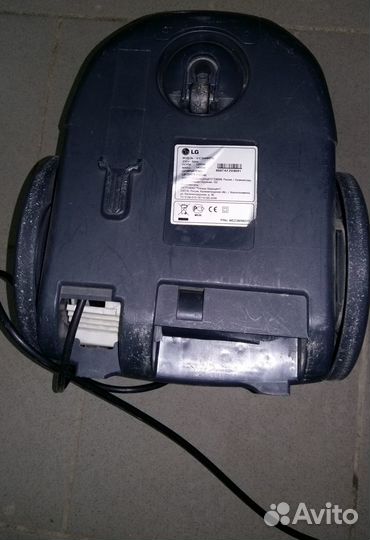 Пылесос LG 1400 W storm extra в рабочем состоянии