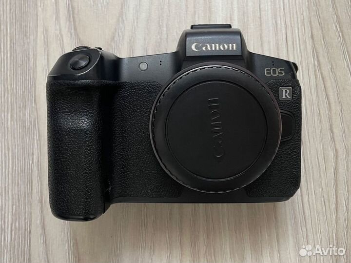 Беззеркальная камера Canon eos R