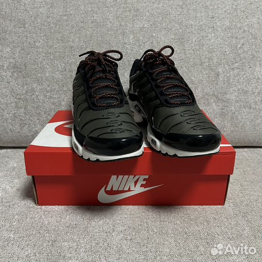 Кроссовки Nike Air Max Plus TN Новые 8,5US