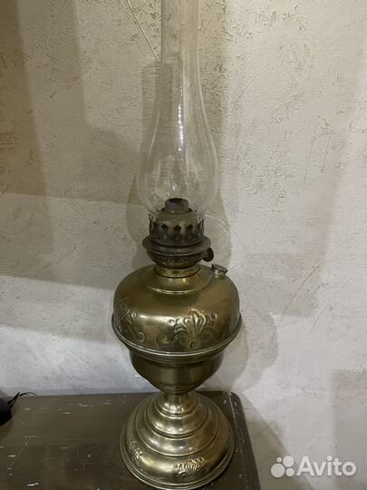 Антикварная керосиновая лампа