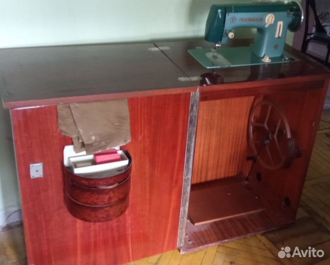 Швейная машинка чайка 2