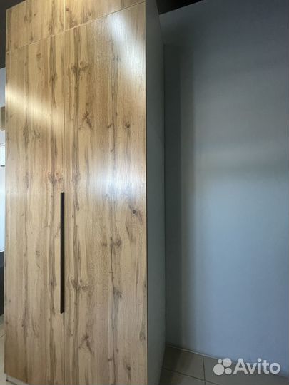 Шкаф двухдверный