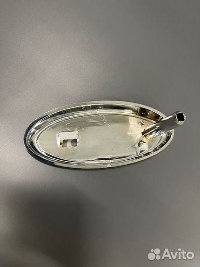 Эмблема решетки радиатора ford focus 2