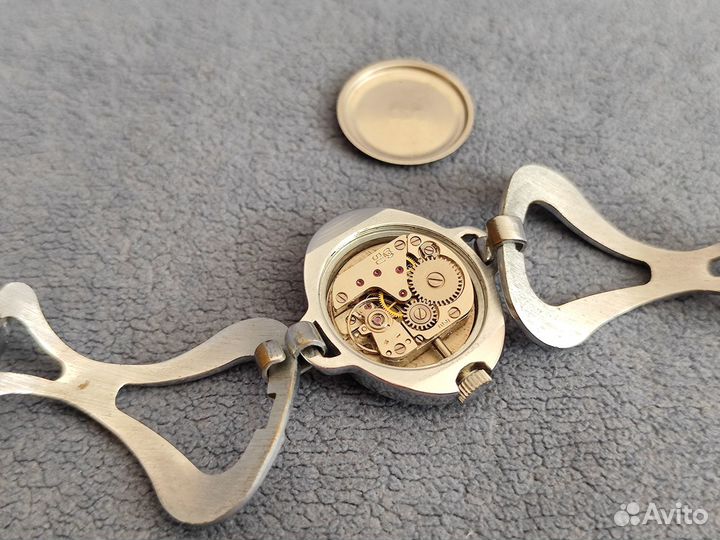 Часы Слава женские на запчасти или в ремонт