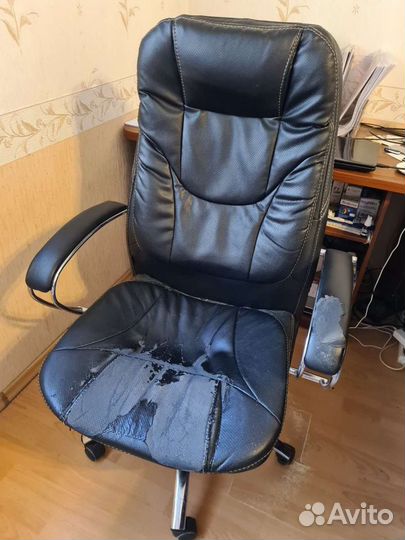 Офисное кресло руководителя бу