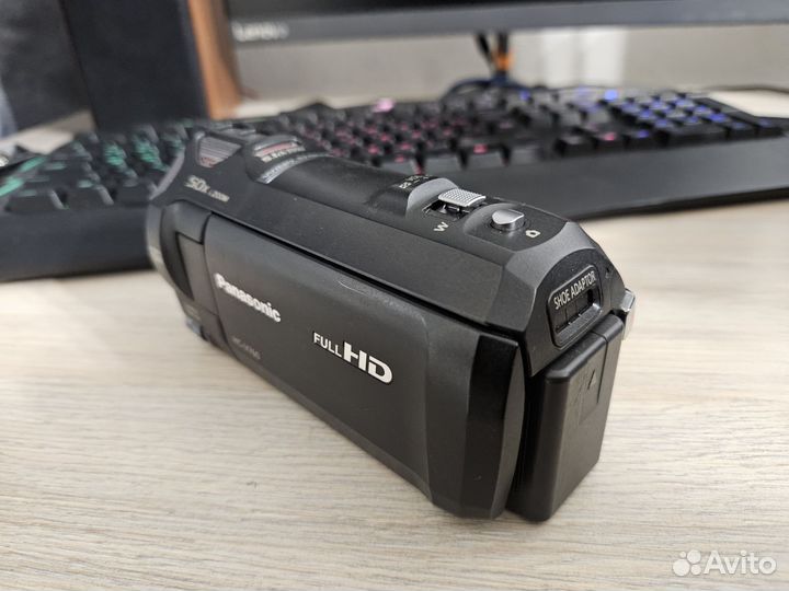 Продам видеокамеру Panasonic hc v760
