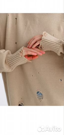 Рваный свитер