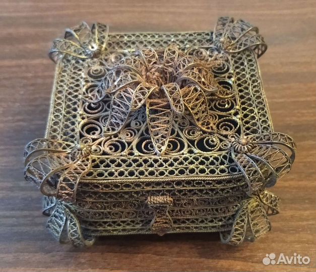 Шкатулка филигранная