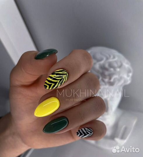 Маникюр с покрытием гель-лака и дизайном