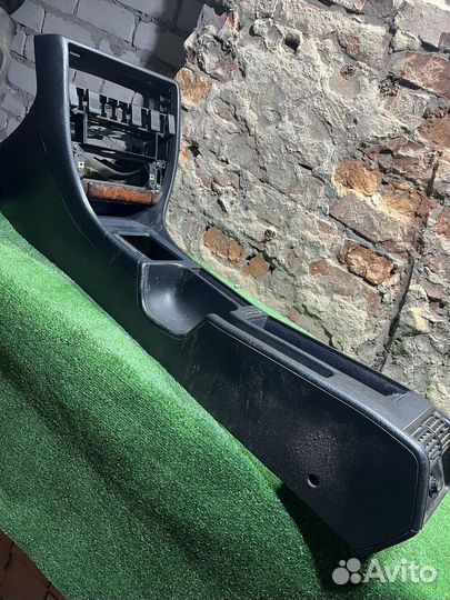 Консоль центральная Audi 100 C4