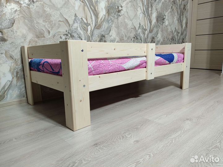 Детская кровать из массива сосны