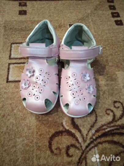 Продам обувь для девочки
