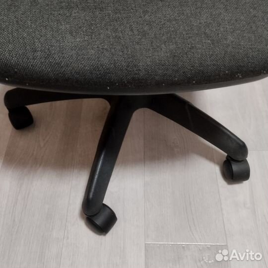 Офисное кресло(без подлокотников)