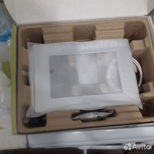 Фоторамка цифровая Q-art M0801W