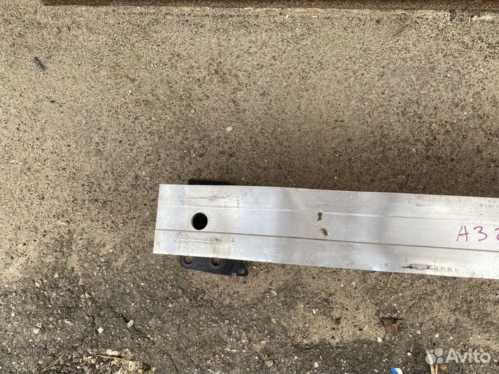 Усилитель переднего бампера Audi A3 8P 2004 - 2008