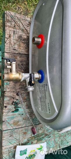 Водонагревателный бак Electrolux EWH-50 Centurio