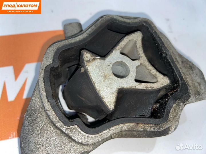 Подушка крепления двигателя задняя Volvo XC60 2010