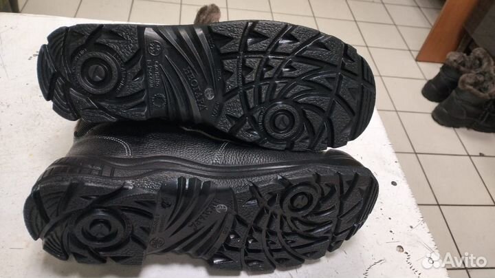 Ботинки рабочие зимние 42 размер