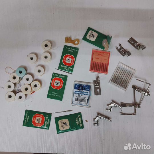 Лапки для швейных машин иголки, шпульки