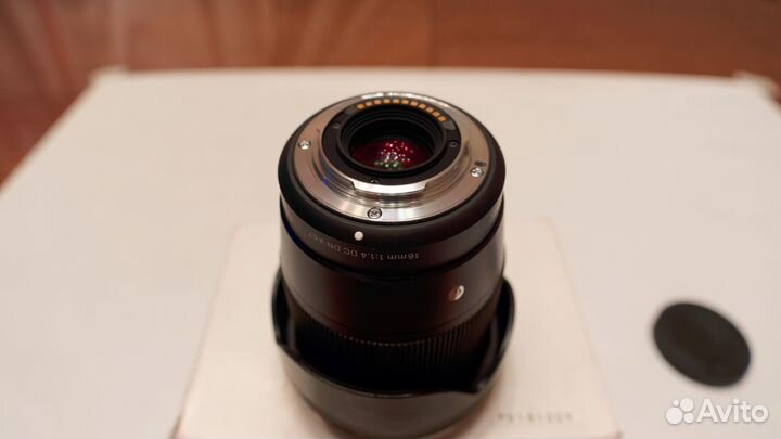 Объектив Sigma AF 16mm f/1.4 Micro 4/3