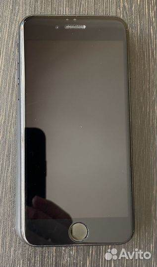 Телефон iPhone 7