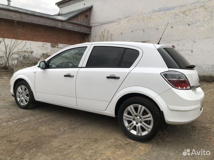 Opel Astra 1.6 МТ, 2012, 196 094 км