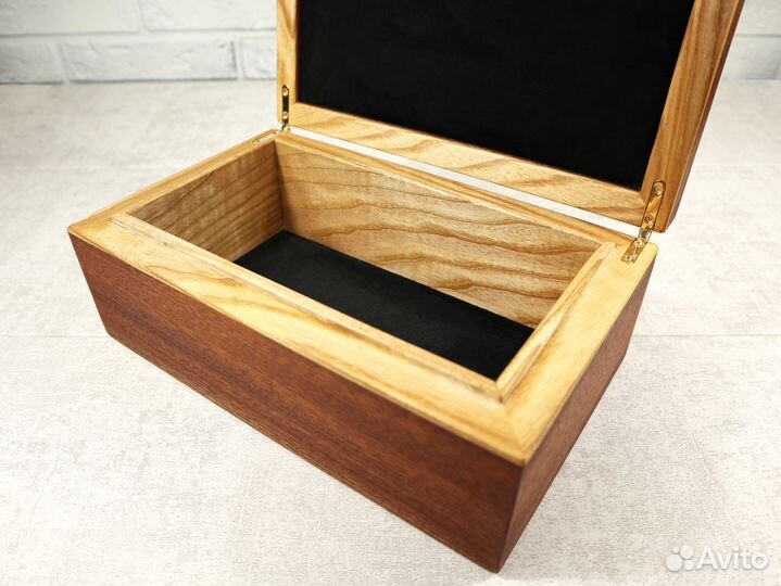 Шкатулка из сапели