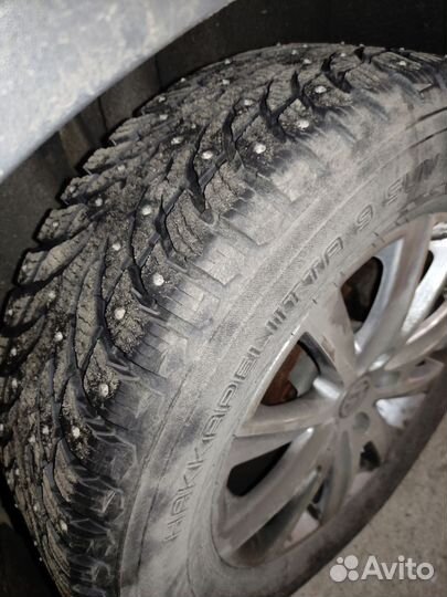 Nokian Tyres Hakkapeliitta 9 SUV 215/65 R16 102T