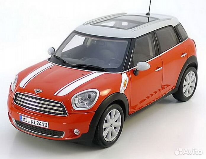 Модель 1:18 Norev Mini Countryman Cooper S 2010