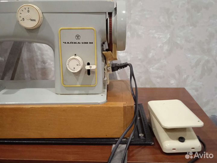 Швейная машина Чайка электрическая, 132М
