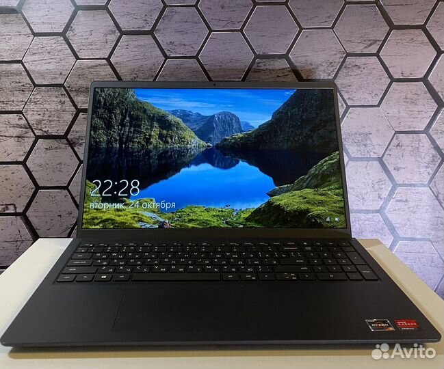 Мощный Lenovo в идеале Ryzen 5, SSD, Vega 8