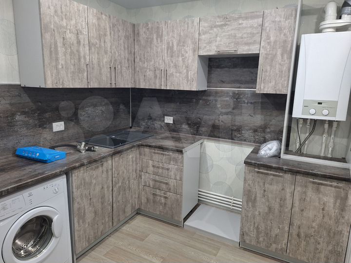 2-к. квартира, 60 м², 1/9 эт.