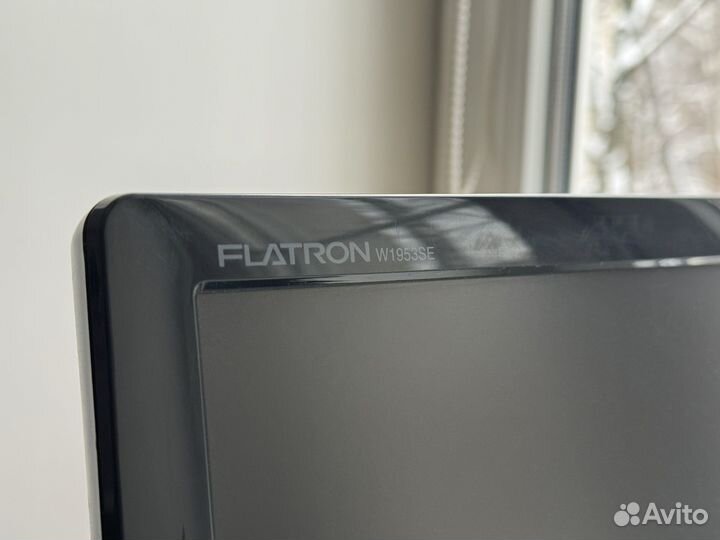 Монитор LG flatron W1953SE