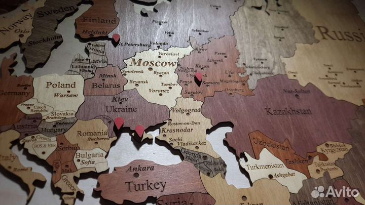 Карта мира из дерева