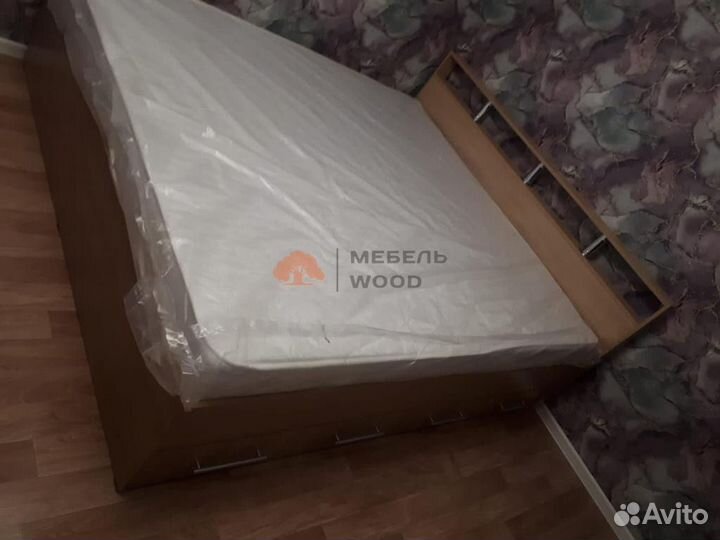 Кровать