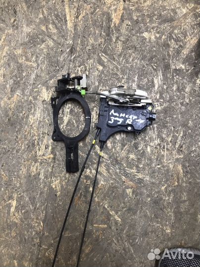 Задний левый замок Mitsubishi Lancer 10