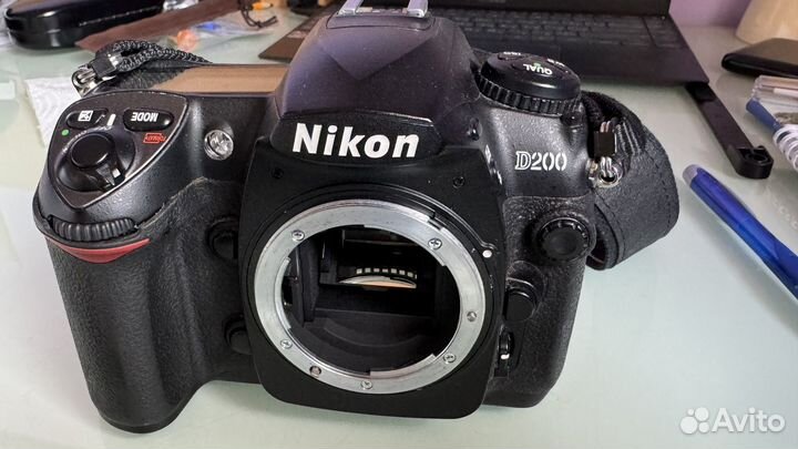 Фотоаппарат Nikon D200 с объективами