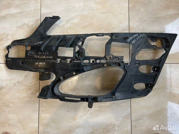 Кронштейн бампера передний левый Mercedes Benz S