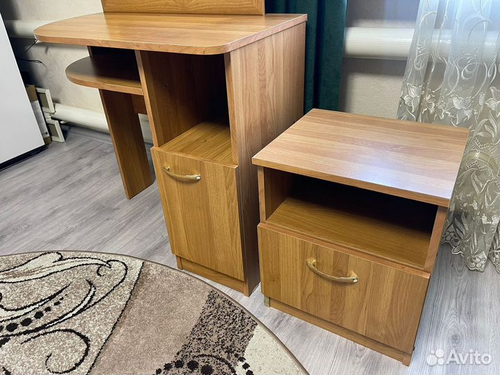 Тумба прикроватная