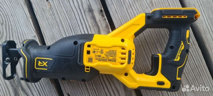 Dcs382 Пила сабельная Деволт