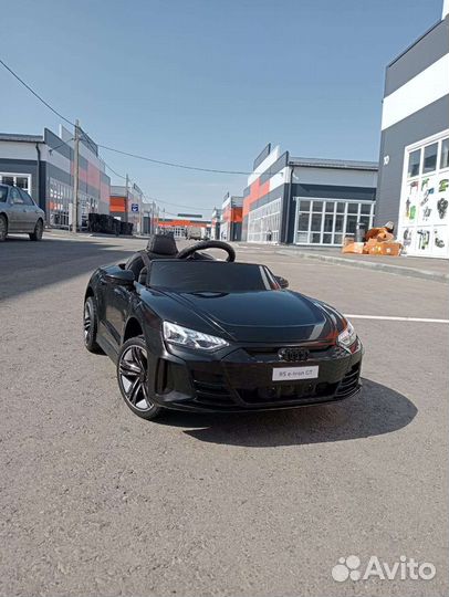 Детский электромобиль Audi rs